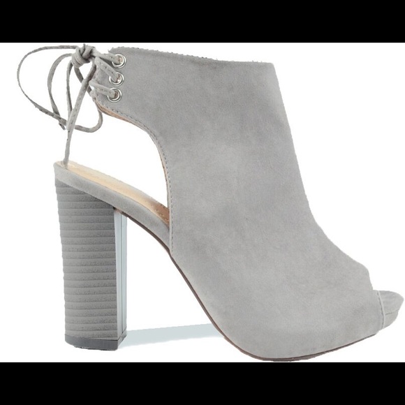 Chase + Chloe Shoes - ⭐️ PEEP TOE SLING BACK GRAY SUEDE HEELED SANDAL